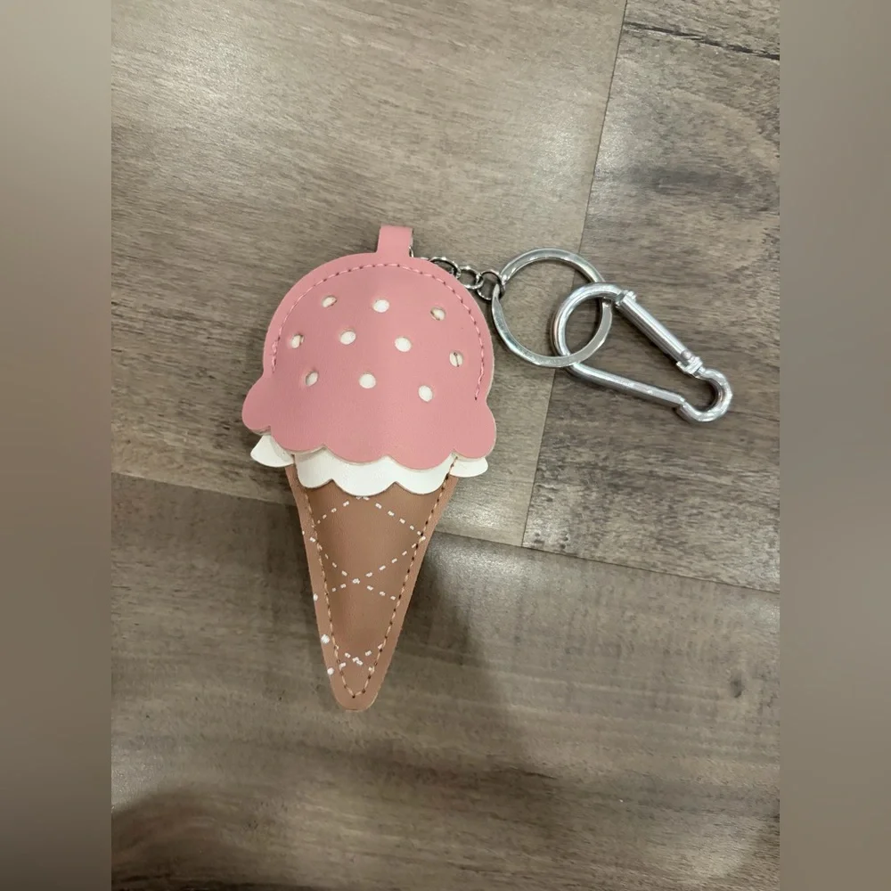 Ice Cream Keychain - Picture 3 of 3